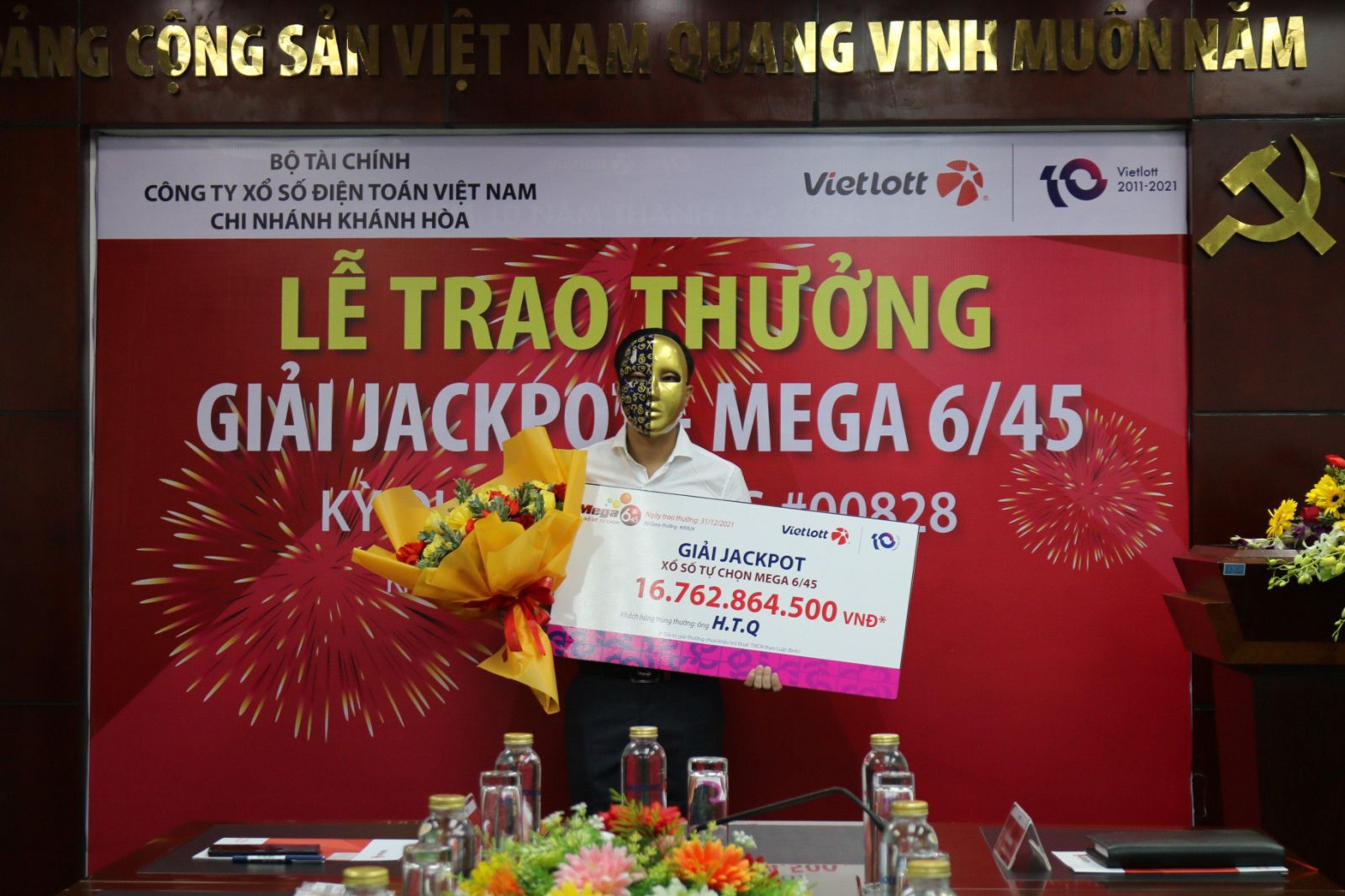 Người chơi tại Đắk Lắk nhận thưởng Jackpot Mega 6/45 trị giá hơn 16.7 tỷ đồng