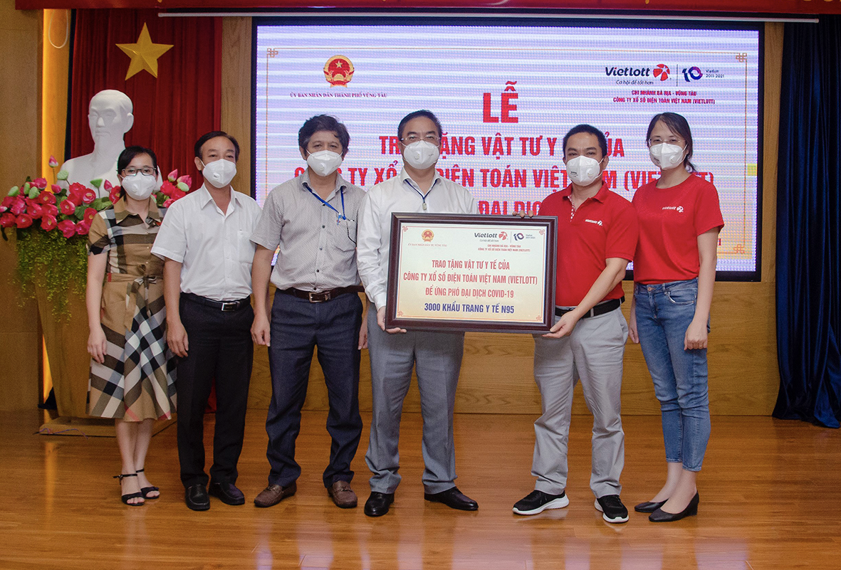 Thành phố Vũng Tàu tiếp nhận 3.000 khẩu trang y tế N95