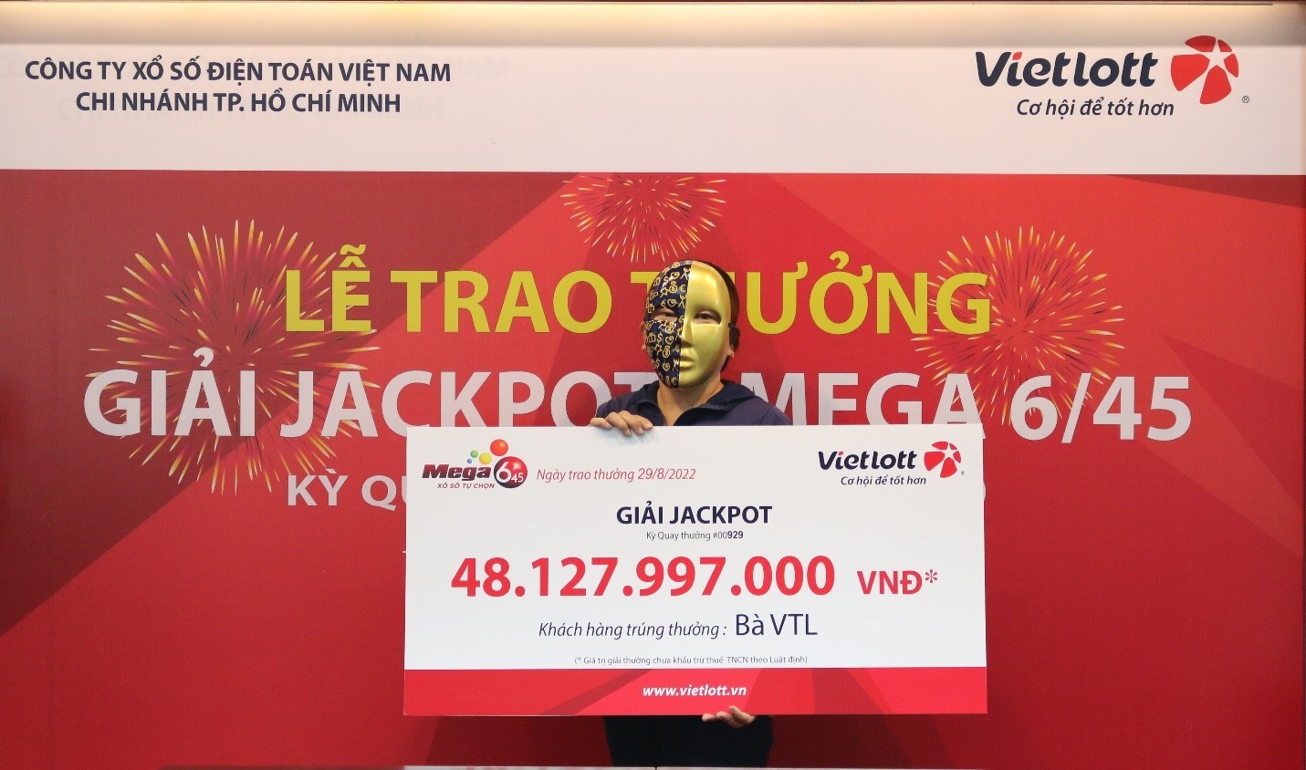 Trao thưởng Jackpot Mega 6/45 trị giá 48 tỷ đồng cho người chơi tại TP.Hồ Chí Minh