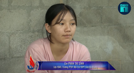 Cô học trò nhỏ ở Hà Giang xa nhà, quyết tâm học tập giúp gia đình thoát nghèo